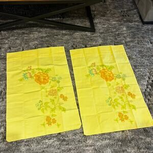 Vintage Lady Pepperell Floral Pillowcases Pair Yellow 70s Cotton No Iron Percale